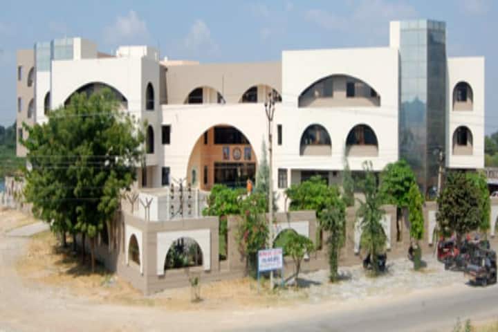 Mewar Girls College campus in Chittorgarh, Rajasthan, India — photo 1