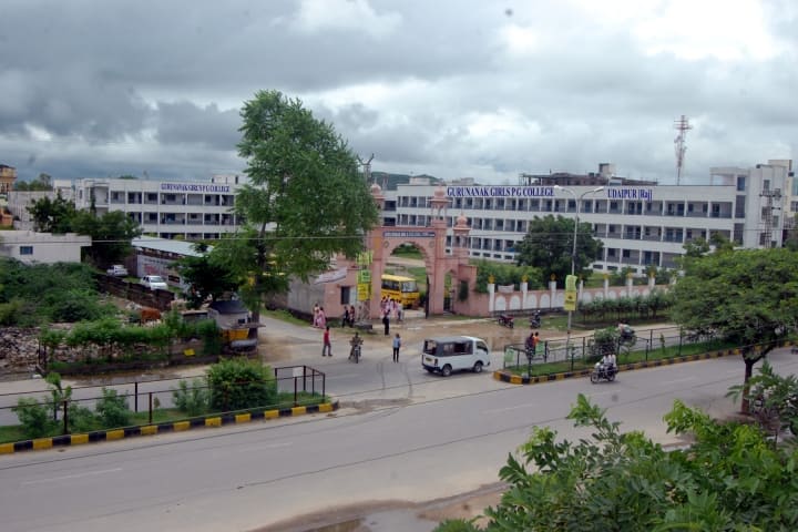 Guru Nanak Girls PG College campus in Udaipur, Rajasthan, India — photo 2