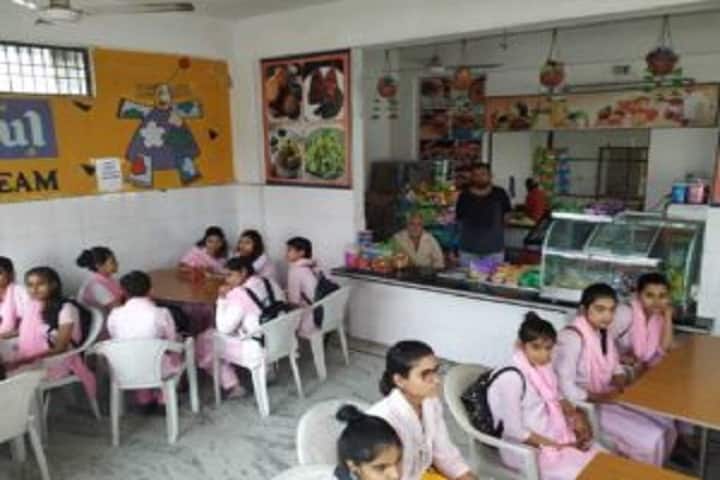 Guru Nanak Girls PG College campus in Udaipur, Rajasthan, India — photo 5