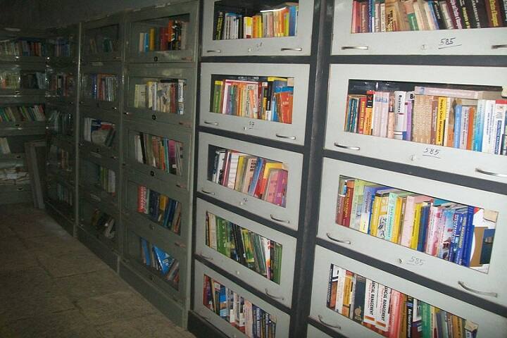 Dr BN Purandare Arts and Smt SG Gupta Commerce and Science College campus in Lonavala, Maharashtra, India — photo 5