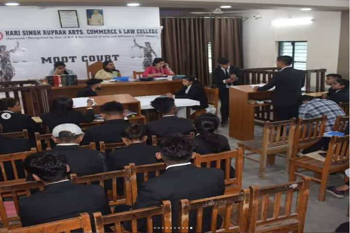 Hari Singh Ruprah Arts Commerce and Law College campus in Jabalpur, Madhya Pradesh, India — photo 2