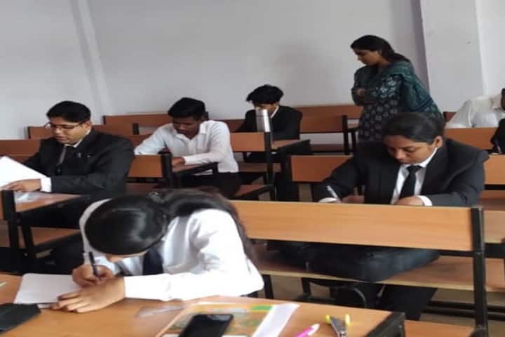 Hari Singh Ruprah Arts Commerce and Law College campus in Jabalpur, Madhya Pradesh, India — photo 5