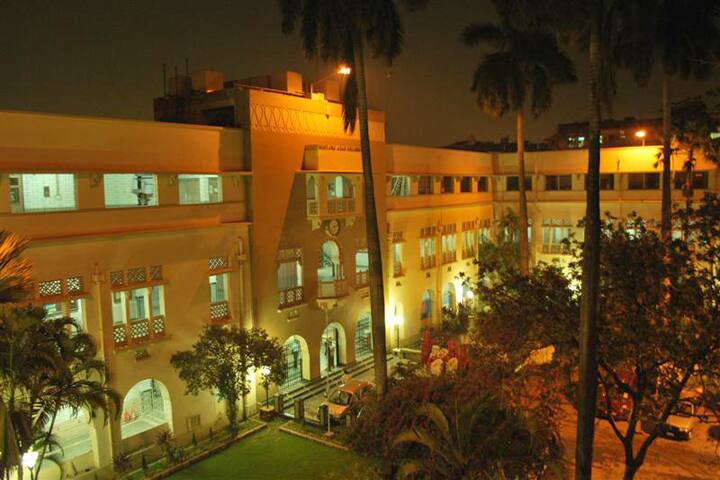 Maulana Azad College campus in Kolkata, West Bengal, India — photo 1