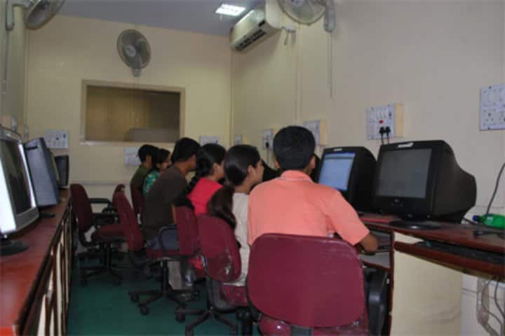Maulana Azad College campus in Kolkata, West Bengal, India — photo 5