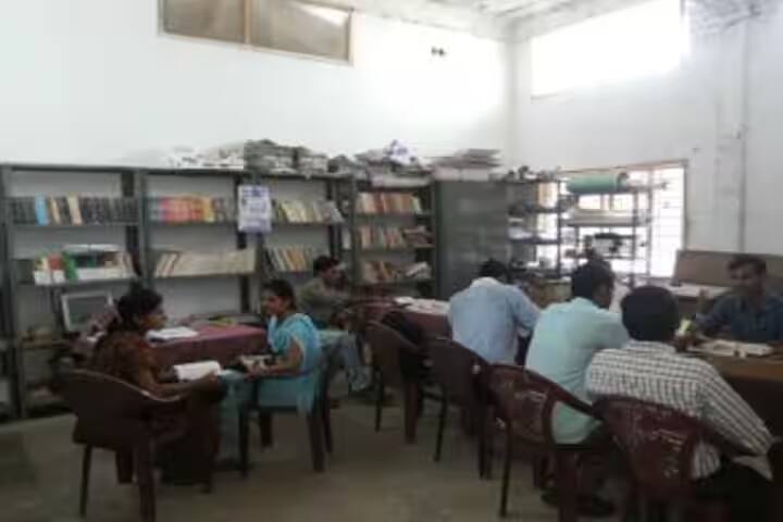 Swami Vivekananda College of Management campus in Warud, Maharashtra, India — photo 3
