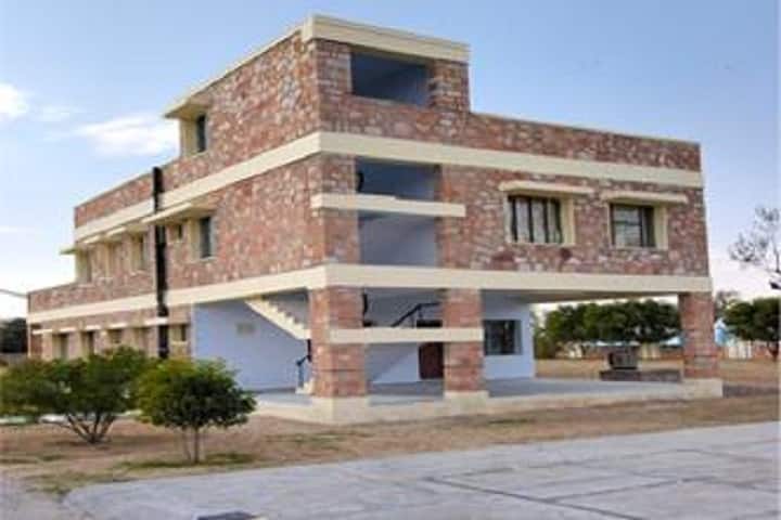 Sona Devi Sethia PG Girls College campus in Sujangarh, Rajasthan, India — photo 5