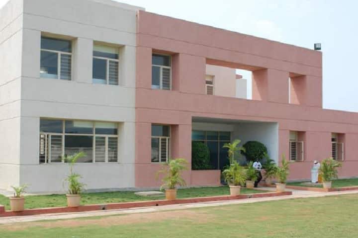 Career College campus in Churu, Rajasthan, India — photo 2