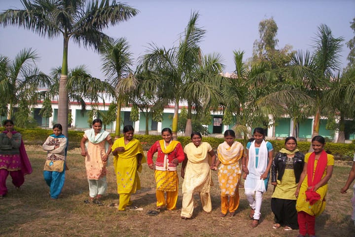 Shri Ghanshyam Dubey Mahavidyalaya campus in Bhadohi, Uttar Pradesh, India — photo 2