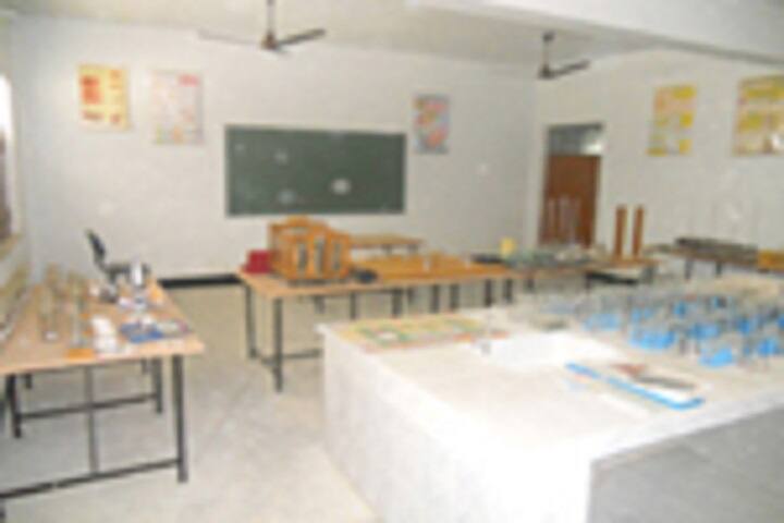 Shri Baldev Singh Bhalesultan PG College campus in Sultanpur, Uttar Pradesh, India — photo 4