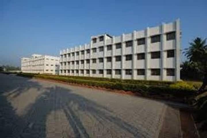 Maheshwaram College of Education and Law Management campus in Bulandshahr, Uttar Pradesh, India — photo 1
