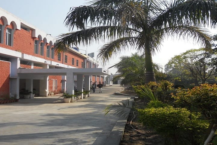 Guru Nanak Khalsa College, Jalandhar campus in Ludhiana, Punjab, India
