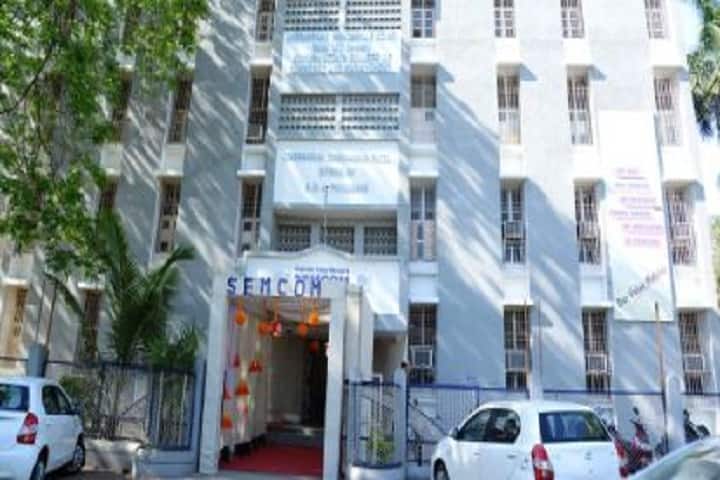 SGM English Medium College of Commerce and Management, Anand campus in Anand, Gujarat, India