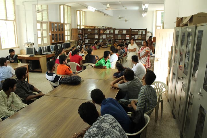 SGM English Medium College of Commerce and Management campus in Anand, Gujarat, India — photo 6