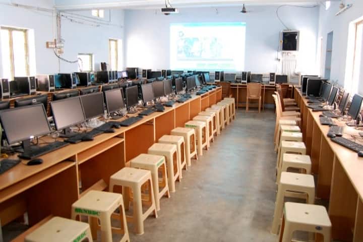 Sri Rachapudy Nagabhushanam Degree and PG College campus in Badvel, Andhra Pradesh, India — photo 5