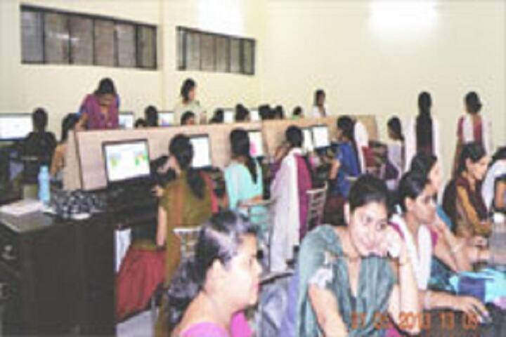 Ismail National Mahila PG College campus in Meerut, Uttar Pradesh, India — photo 3