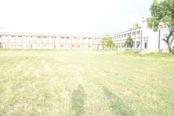 Sukhdev Singh Lavkush Degree College campus in Banda, Uttar Pradesh, India — photo 5
