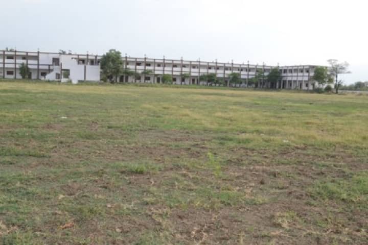 Sukhdev Singh Lavkush Degree College campus in Banda, Uttar Pradesh, India — photo 6
