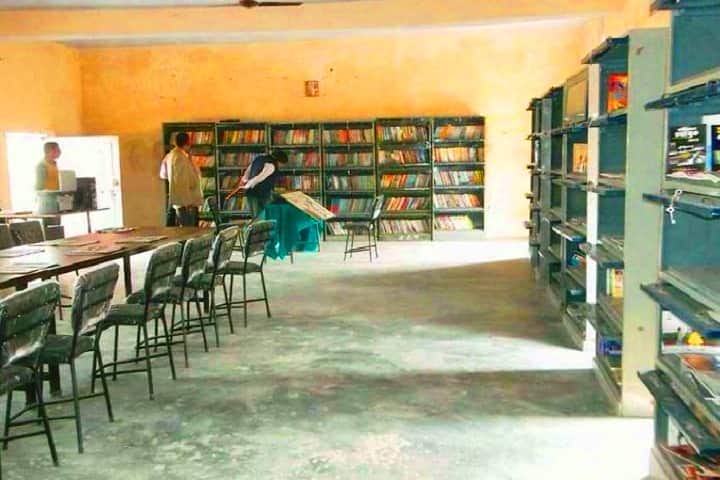 Maa Vaishnavi Degree College campus in Allahabad, Uttar Pradesh, India — photo 3