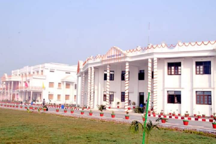Nandini Nagar Vidhi Mahavidyalaya campus in Gonda, Uttar Pradesh, India — photo 1