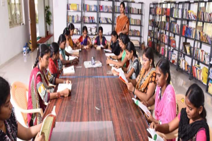 Karur Velalar College of Arts and Science for Women campus in Karur, Tamil Nadu, India — photo 4