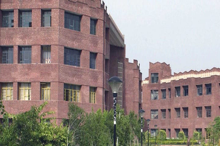 Jeevandeep Mahavidyalaya campus in Varanasi, Uttar Pradesh, India — photo 1