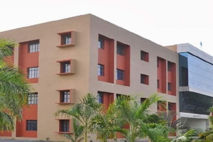 St Vincent Pallotti College campus in Raipur, Chhattisgarh, India — photo 1