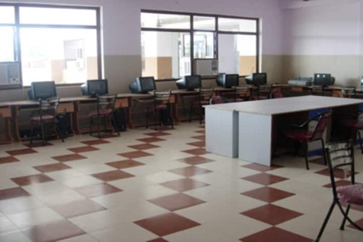 Mahatma Gandhi Institute of Pharmacy campus in Lucknow, Uttar Pradesh, India — photo 5