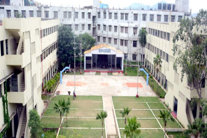 Kakaraparti Bhavanarayana College, Kothapeta campus in Vijayawada, Andhra Pradesh, India