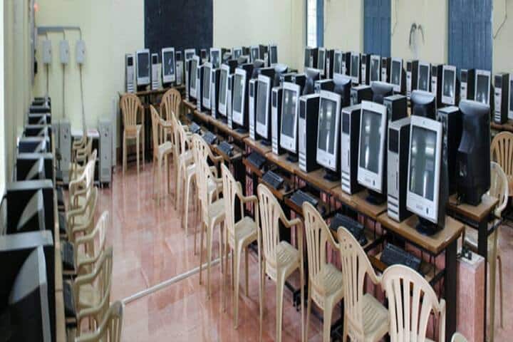 Sir CR Reddy College campus in Eluru, Andhra Pradesh, India — photo 6