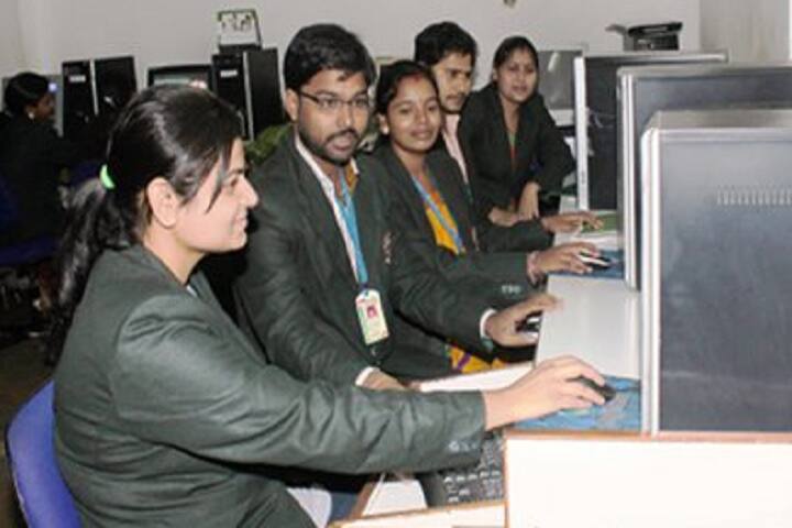 Pragati College campus in Raipur, Chhattisgarh, India — photo 5