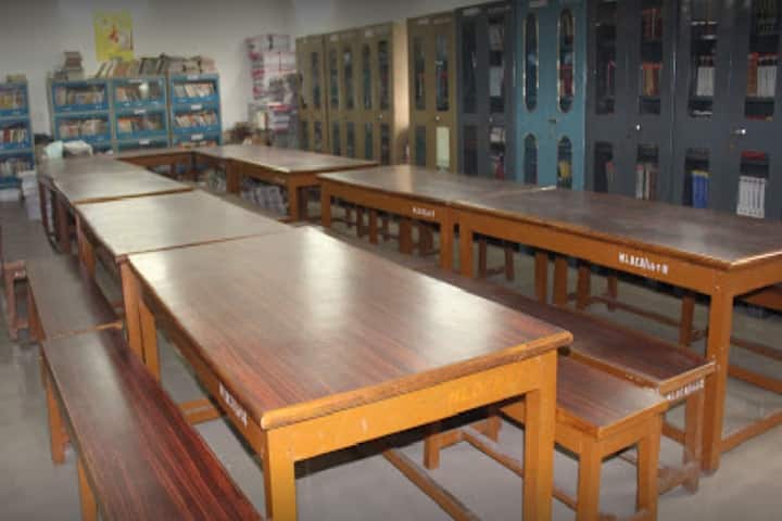 Mahant Laxminarayan Das College campus in Raipur, Chhattisgarh, India — photo 5