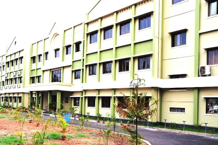 St Xaviers College campus in Burdwan, West Bengal, India — photo 1
