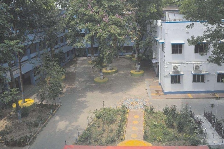 Vijaygarh Jyotish Ray College campus in Kolkata, West Bengal, India — photo 1