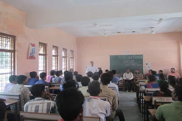 Government Lal Bahadur Shastri PG College campus in Sironj, Madhya Pradesh, India — photo 3