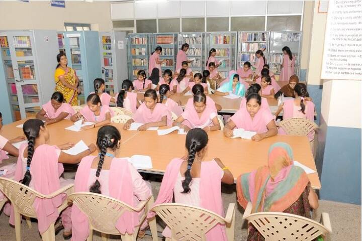 BVV Sanghas Akkamahadevi Womens Arts Science and Commerce College campus in Bagalkot, Karnataka, India — photo 3