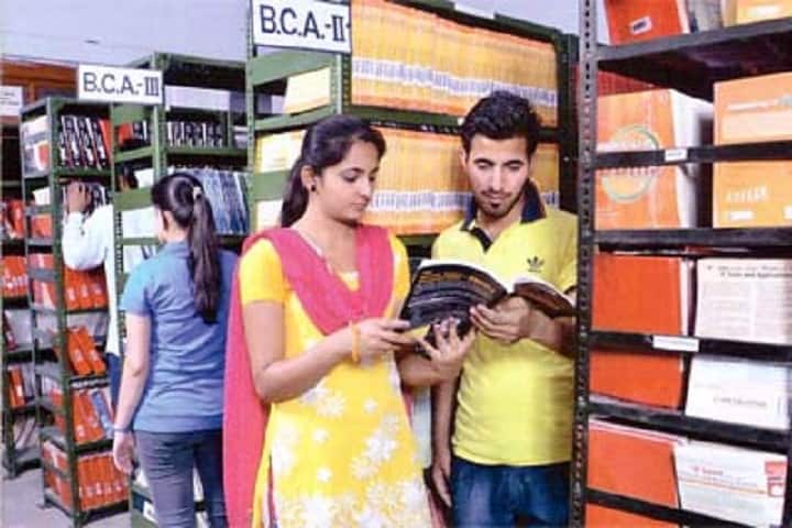 Seth GL Bihani SD PG College campus in Sri Ganganagar, Rajasthan, India — photo 3