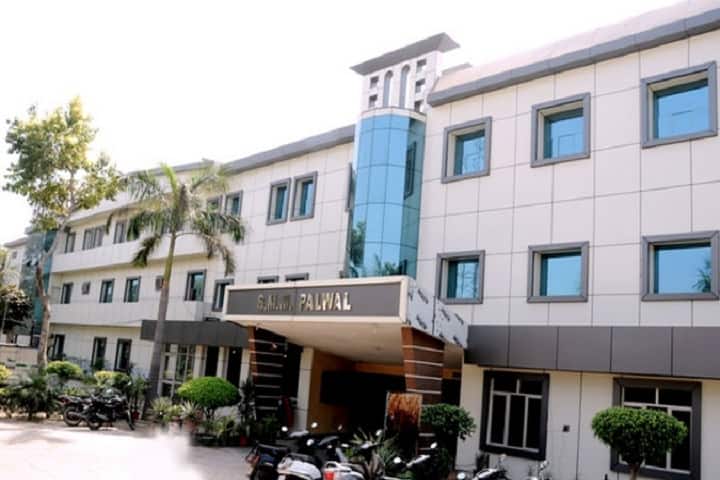 Saraswati Mahila Mahavidyalaya campus in Palwal, Haryana, India — photo 2