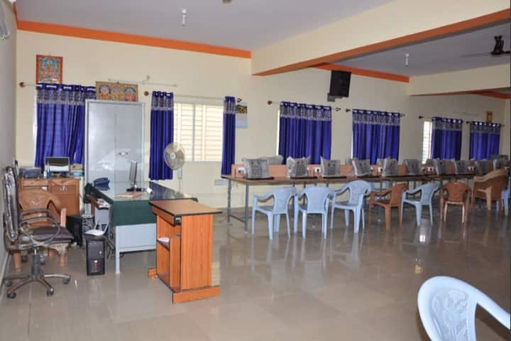 Acharya First Grade College for Women campus in Gauribidanur, Karnataka, India — photo 3