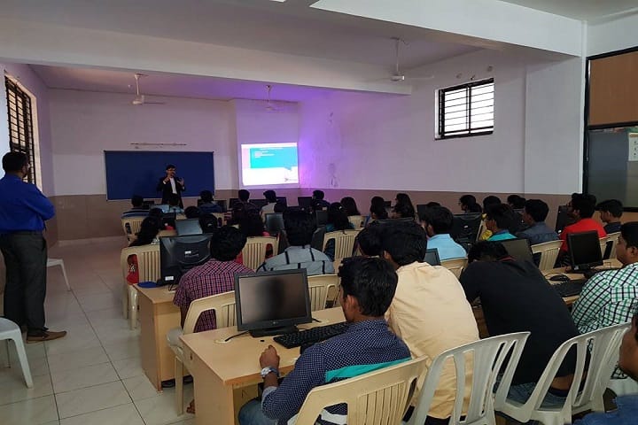 Oxford College campus in Hubali-Dharwad, Karnataka, India — photo 3