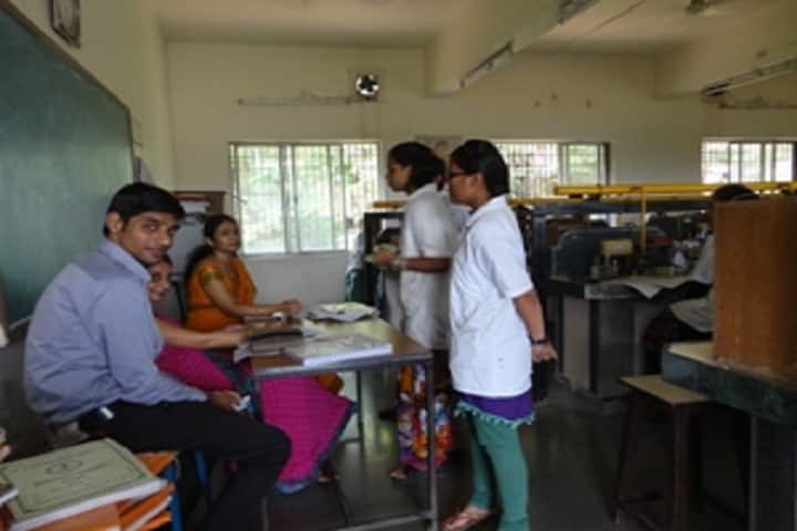 KBS Commerce and Nataraj Professional Sciences College campus in Vapi, Gujarat, India — photo 3