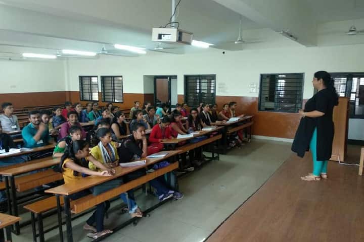 Shri KK Shastri Government Commerce College campus in Ahmedabad, Gujarat, India — photo 2
