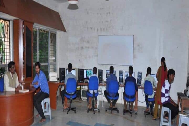 B Parameshwarappa Arts and Commerce College campus in Holalkere, Karnataka, India — photo 3