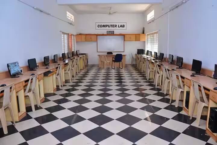 Ambli Dodda Bharamappa First Grade College campus in Harpanahalli, Karnataka, India — photo 4