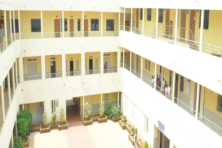 Vijayanagara College campus in Hosapete, Karnataka, India — photo 2