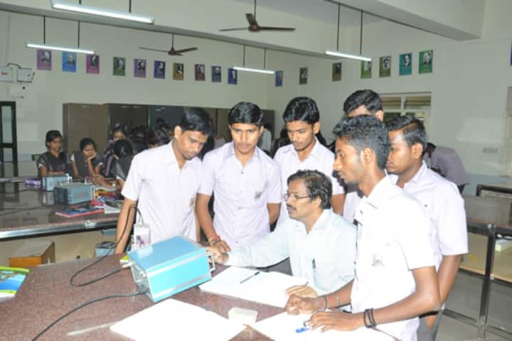 Vijayanagara College campus in Hosapete, Karnataka, India — photo 5