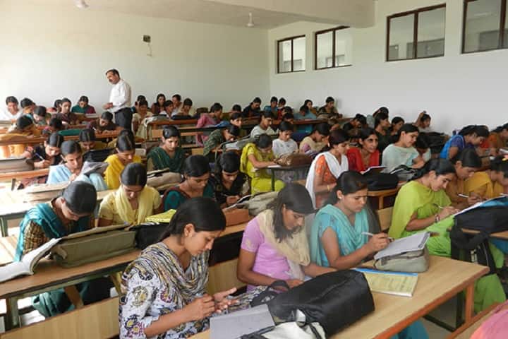 Maharani Lakshmi Bai College campus in Bhiwani, Haryana, India — photo 2