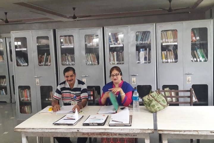 Smt CD Jhobalia Rofel Arts and Smt ISR Achchhariwala Rofel Commerce College campus in Vapi, Gujarat, India — photo 2