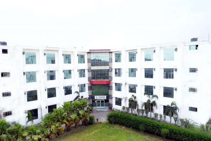 Yamuna Institute of Nursing campus in Yamuna Nagar, Haryana, India — photo 1