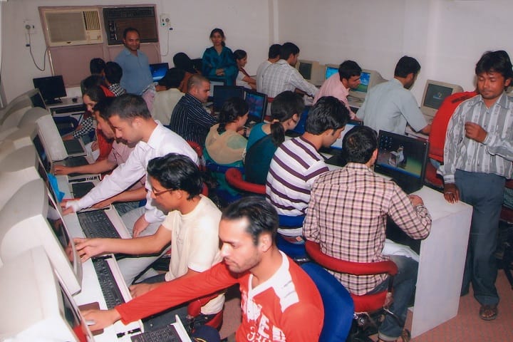 Kamalnath College campus in Bhopal, Madhya Pradesh, India — photo 1