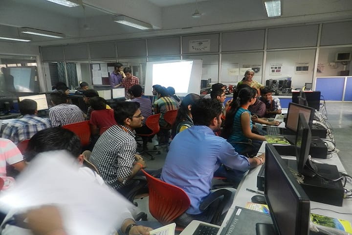 Somaiya Vidyavihar University campus in Mumbai, Maharashtra, India — photo 3